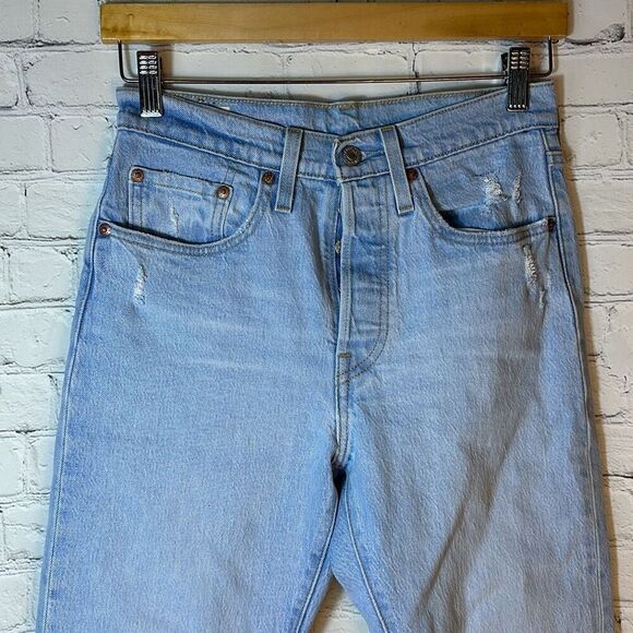 Levi’s 501 90s Light Wash Skinny Jeans size W26 x L28 Button Fly Raw Hem - Picture 2 of 13